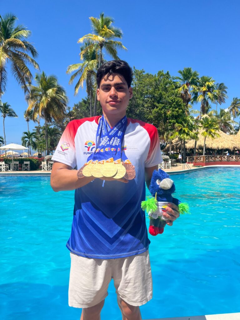 Sergio Ybarra se adjudicó cuatro preseas de oro y una de bronce