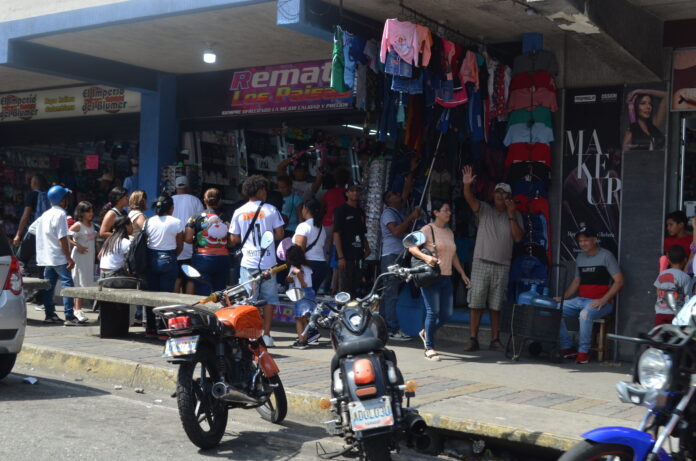 Algunas tiendas estaban llenas de clientes