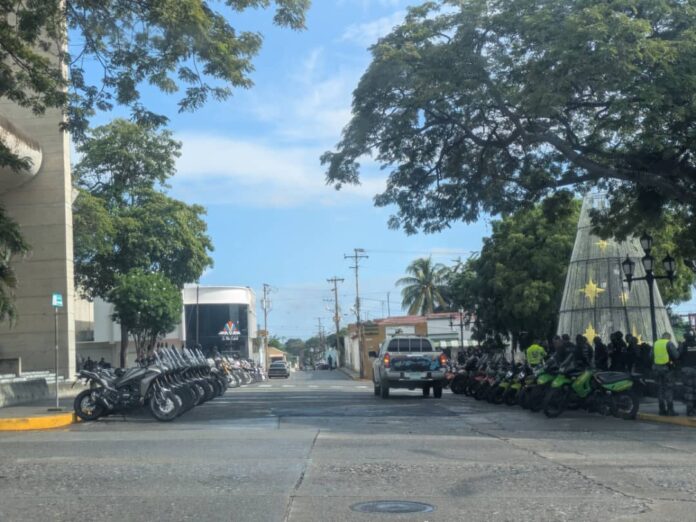 En las adyacencias de la catedral de San Felipe hay un fuerte despliegue se seguridad