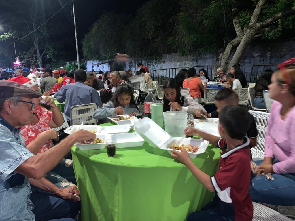 Los cocoroteños acudieron en familia