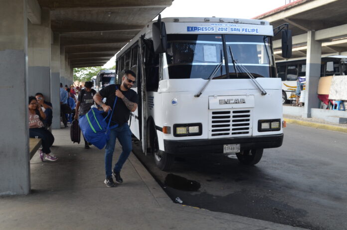 Los pasajeros van llegando 'graneaditos' al lugar