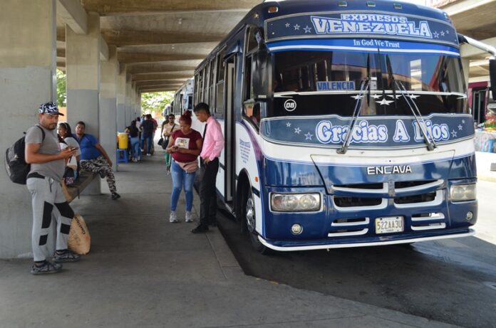 Poco a poco se han ido acercando los viajeros