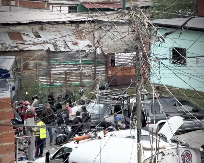 La vivienda está ubicada en el Km 2 de la Carretera Panamericana, en Caracas