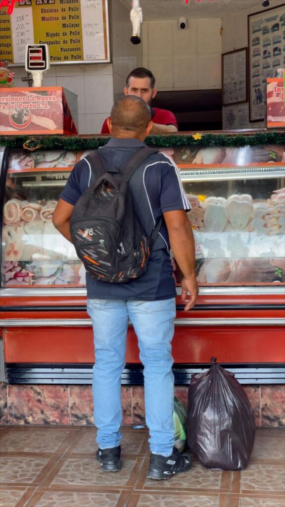 En las carnicerías buscando para la cena familiar de la noche del #31dic