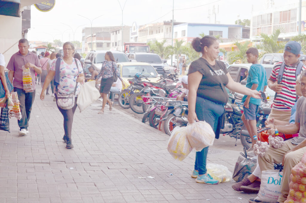 En el centro se siente una algarabía mayormente en los comercios de víveres