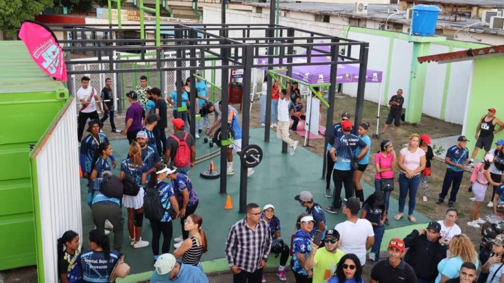 Esta zona cuenta con cancha de voleibol, zona de gimnasio, un área donde podrán generar actividades recreativas de esparcimiento