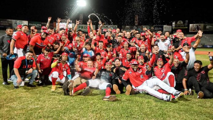 Los pájaros rojos se titularon campeones en su casa (Foto cortesía)