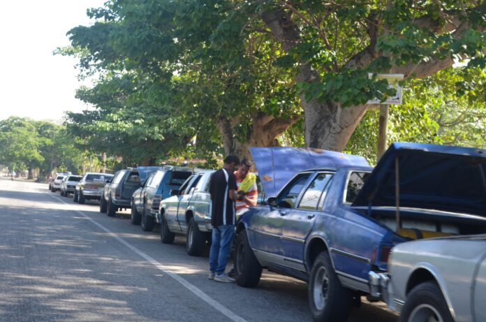 Mencionaron que han observado que el parque automotor creció, lo que genera más filas