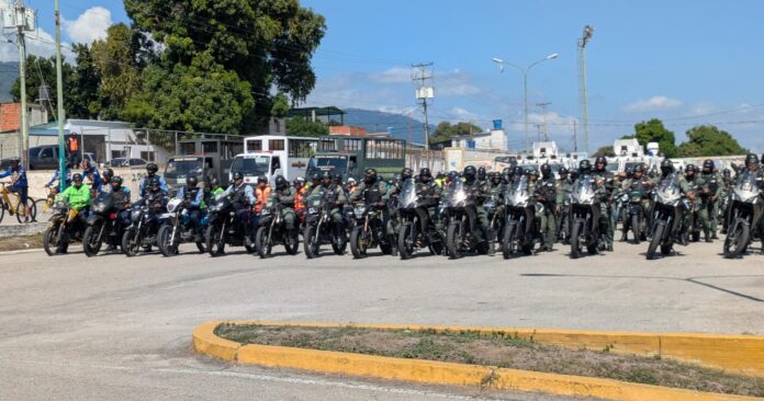 Funcionarios a bordo de motos recorrieron la Avenida Libertador