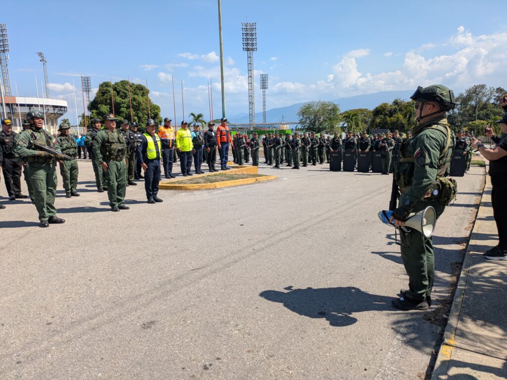 Jefes de los organismos de seguridad deben actuar apegados a la Constitución