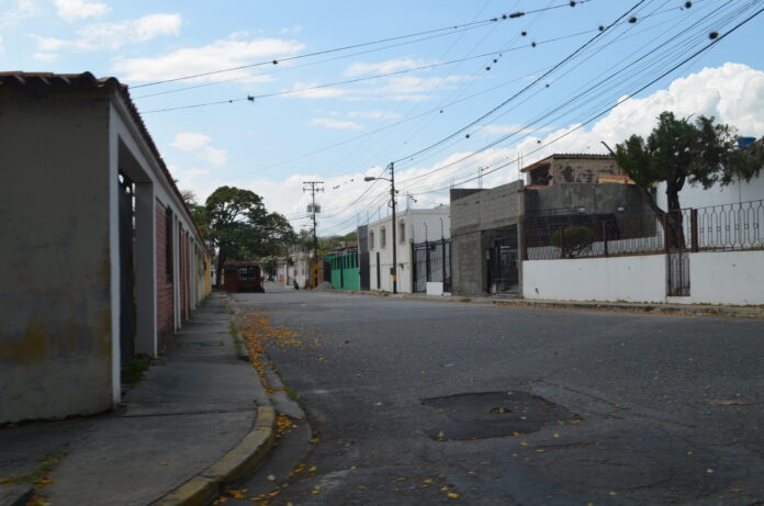 Los sujetos rondaron la urbanización desde tempranas horas del día