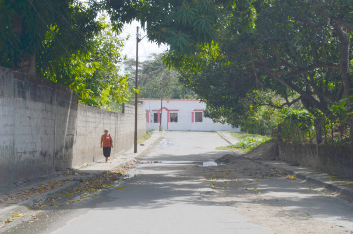 Hay partes donde el agua se queda empozada