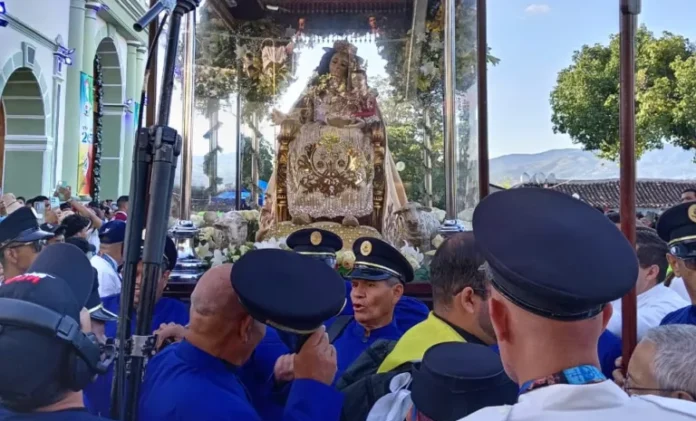 Los yaracuyanos también viajaron para la procesión número 167 de la Divina Pastora. (Foto cortesía)