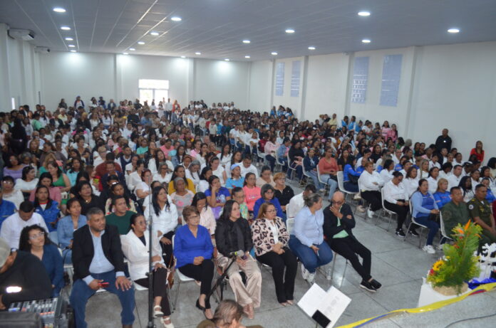 En la Casa del Maestro realizaron una oración y acción de gracias