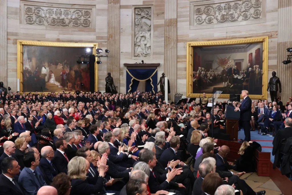 A la ceremonia, que marca también el fin de la presidencia de Joe Biden, asistieron unas 600 personas