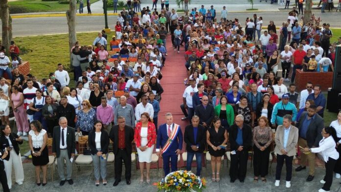 El acto se efectuó en la Plaza Trinidad Figueira