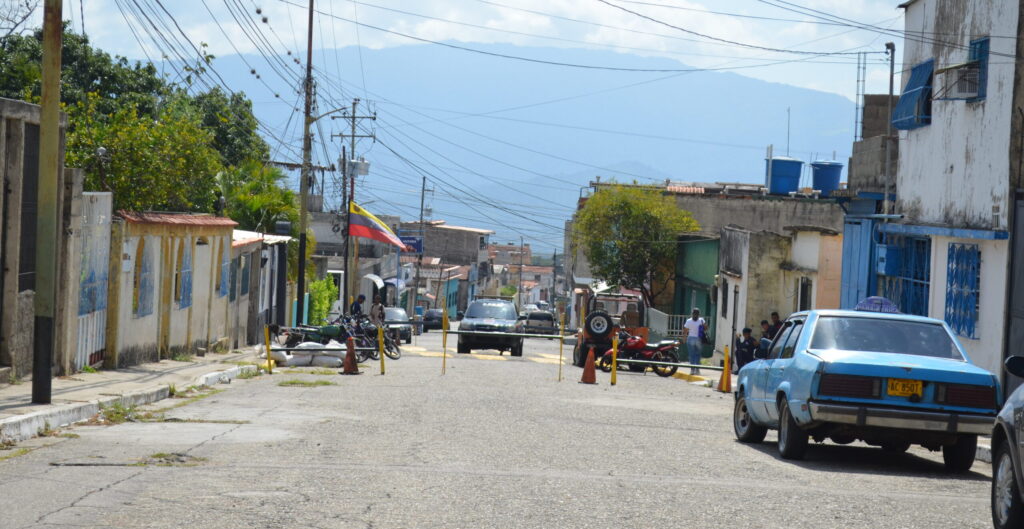 La calle 15 también fue trancada creando malestar en los conductores que por allí transitaban