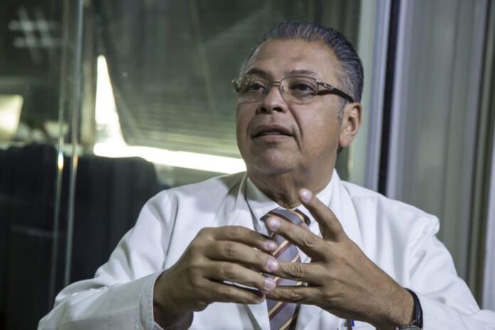 Huniades Urbina Medina, presidente de la Academia Nacional de Medicina