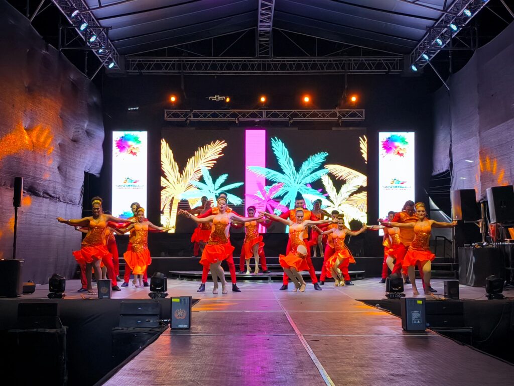 La actividad estuvo amenizado por grupos de danzas locales, entre las que destaca Danzas Bruzual