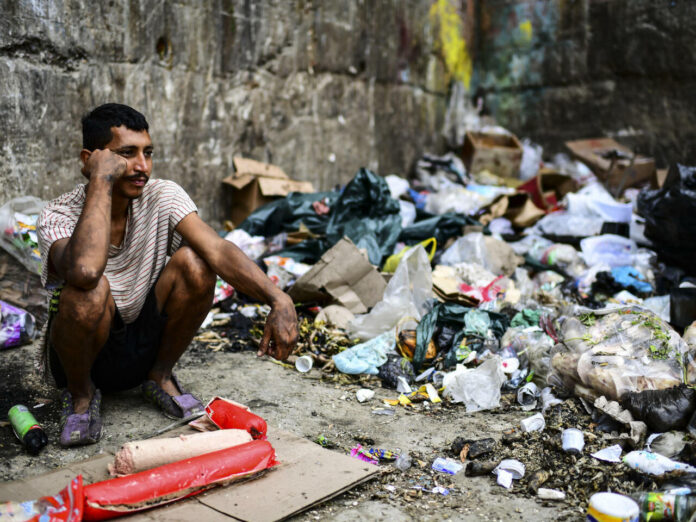 El ingreso promedio de los hogares venezolanos es de apenas 231.49 dólares, lo que evidencia la dificultad para acceder a los alimentos y otros bienes esenciales. (Foto referencial)