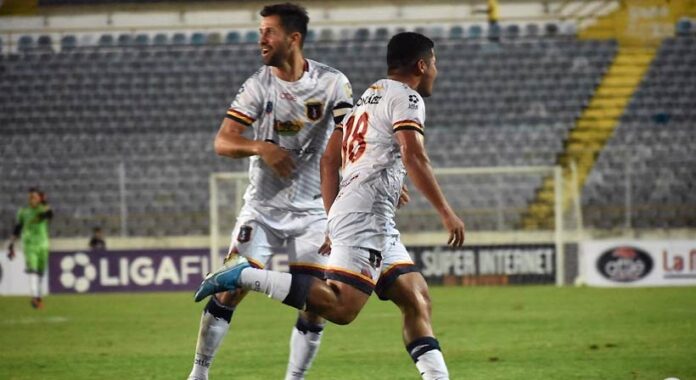 En el primer tiempo no hubo anotaciones aunque ambos equipos tuvieron la intención de abrir el marcador. (Foto referencial)