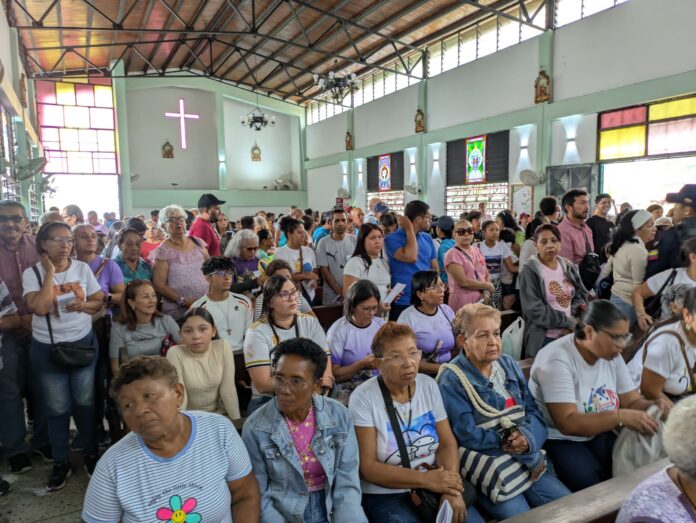 Devotos participaron con fe en las actividades religiosas