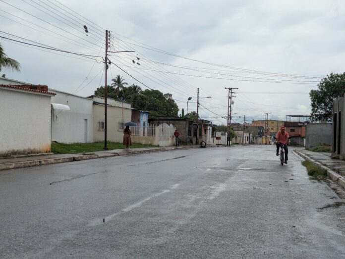 Vecinos se quejan porque no gozan del servicio de agua potable por tubería