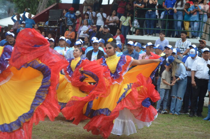 Realizaron actos culturales para la apertura