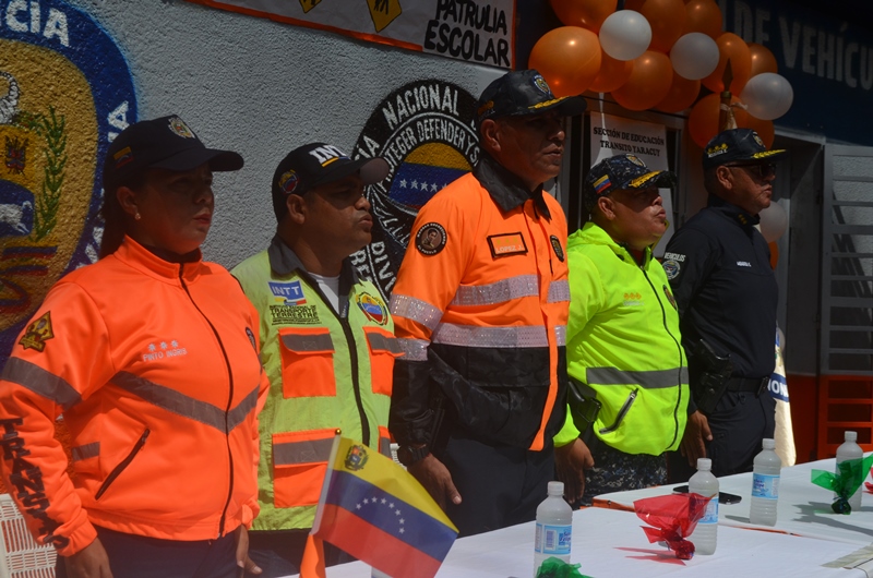 Funcionarios de la PNB encabezaron el acto