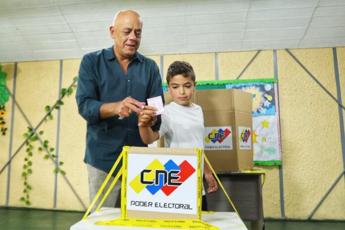 Los reportes que tenemos es que las elecciones transcurren en paz