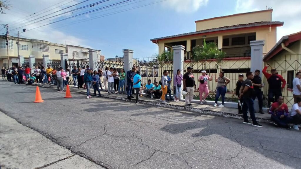 Ciudadanos ha acudido a participar en el proceso