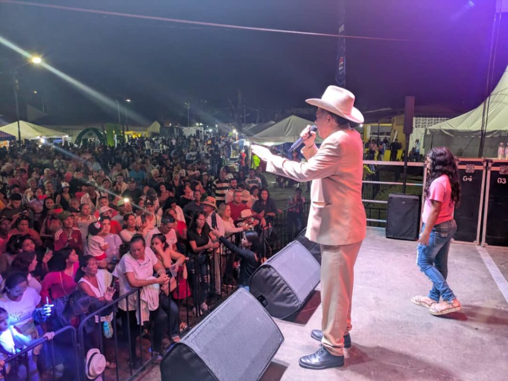 Cristóbal Jiménez cantó varios de sus éxitos