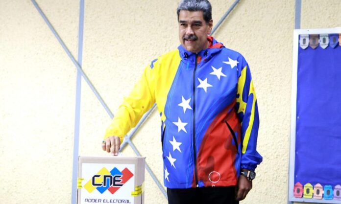 Ejerció su derecho al voto temprano