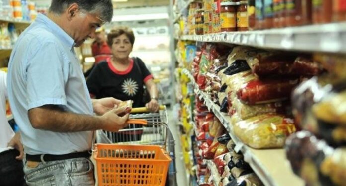 La canasta alimentaria alcanzó un valor de 409 dólares