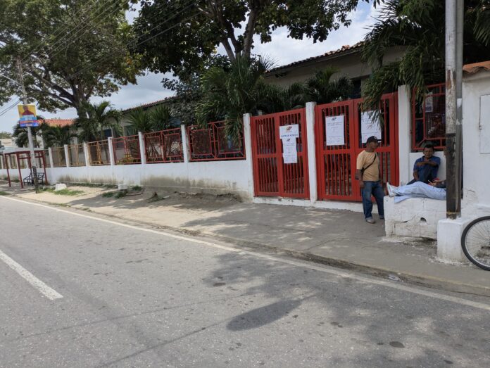 En un recorrido hecho al mediodía por algunos centros se observaron centros prácticamente vacíos