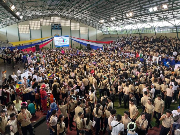 El acto central fue realizando en el Gimnasio Nicolás Ojeda Parra en Independencia