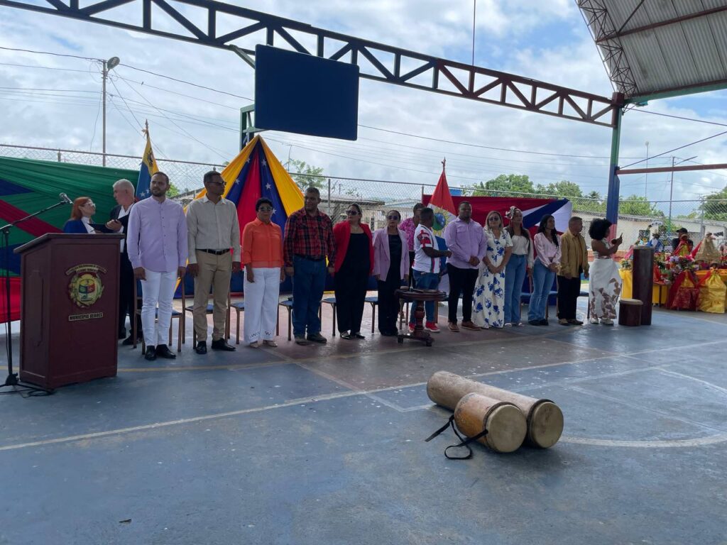 Después del desfile por la calle principal, se desarrolló una sesión especial del Consejo Legislativo del estado Yaracuy,