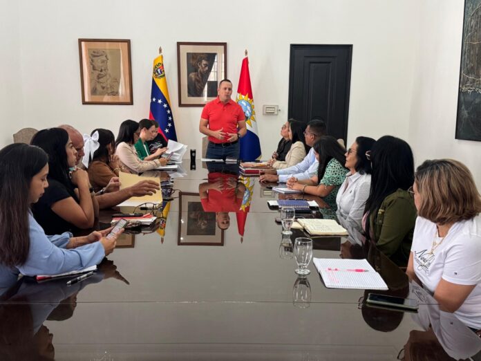 El tren ejecutivo se reunió por primera vez