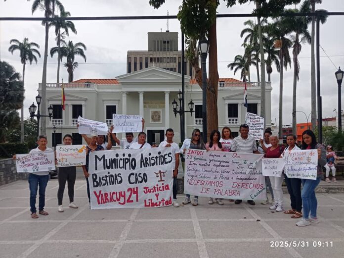 Familiares hacen hasta lo imposible para ser escuchados y exigir la libertad de los 23 aprehendidos