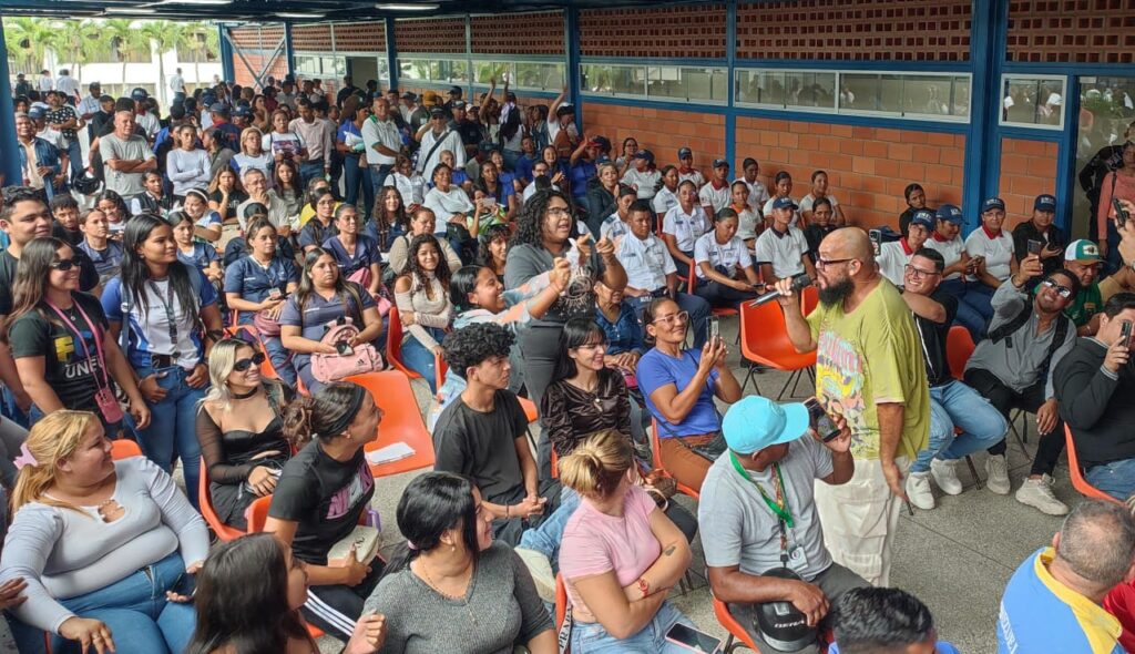 Estudiantes disfrutaron las presentaciones