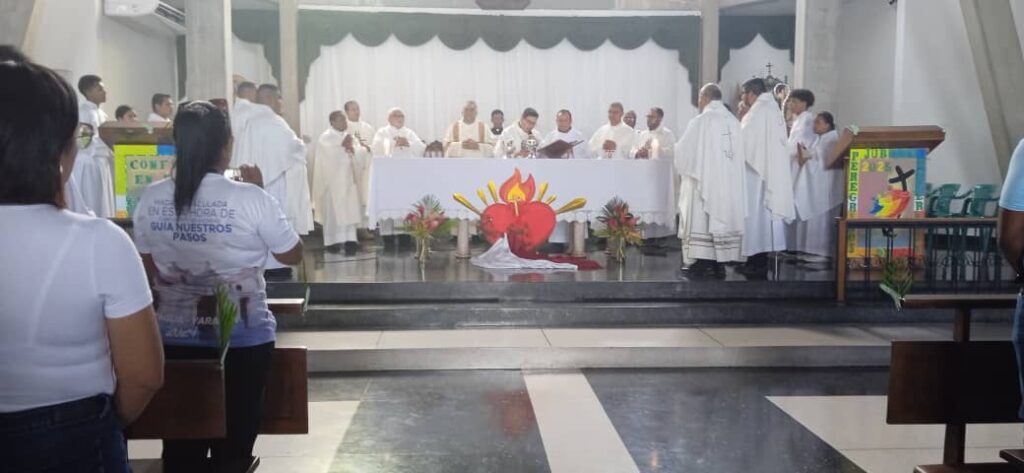 En la Iglesia Santa Eduvigis se realizó la celebración eucarística