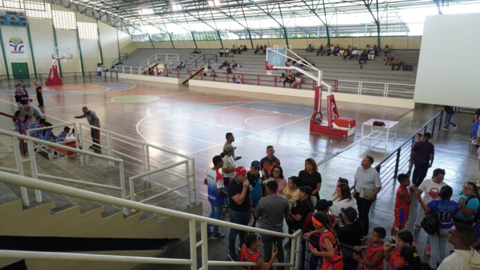 El gobernador Intoci inspeccionó las instalaciones de la Ciudad Deportiva