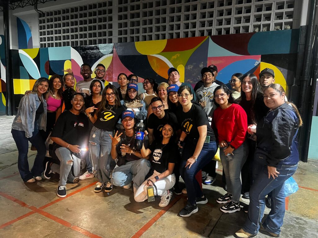 Participantes del Tour del Perrito que se realizó este fin de semana, sin embargo, todos quienes deseen pueden probar en los locales incluidos