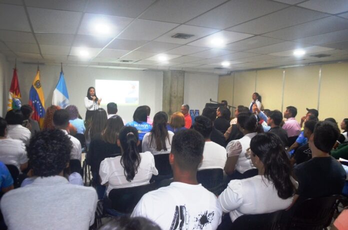 La jornada de capacitación fue realizada en las instalaciones de la universidad