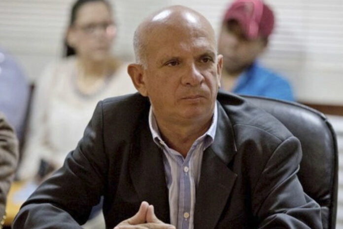 Afirman que el exjefe de los servicios de inteligencia intentó evadir la justicia por años