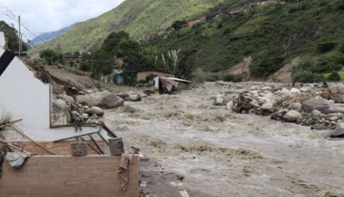 Más de 300 personas claman por ayuda humanitaria al haber quedado incomunicados con el resto del poblado