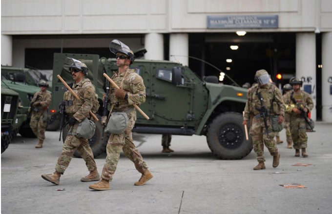 El presidente de Estados Unidos, Donald Trump, desplegó 2.000 efectivos de la Guardia Nacional en Los Ángeles