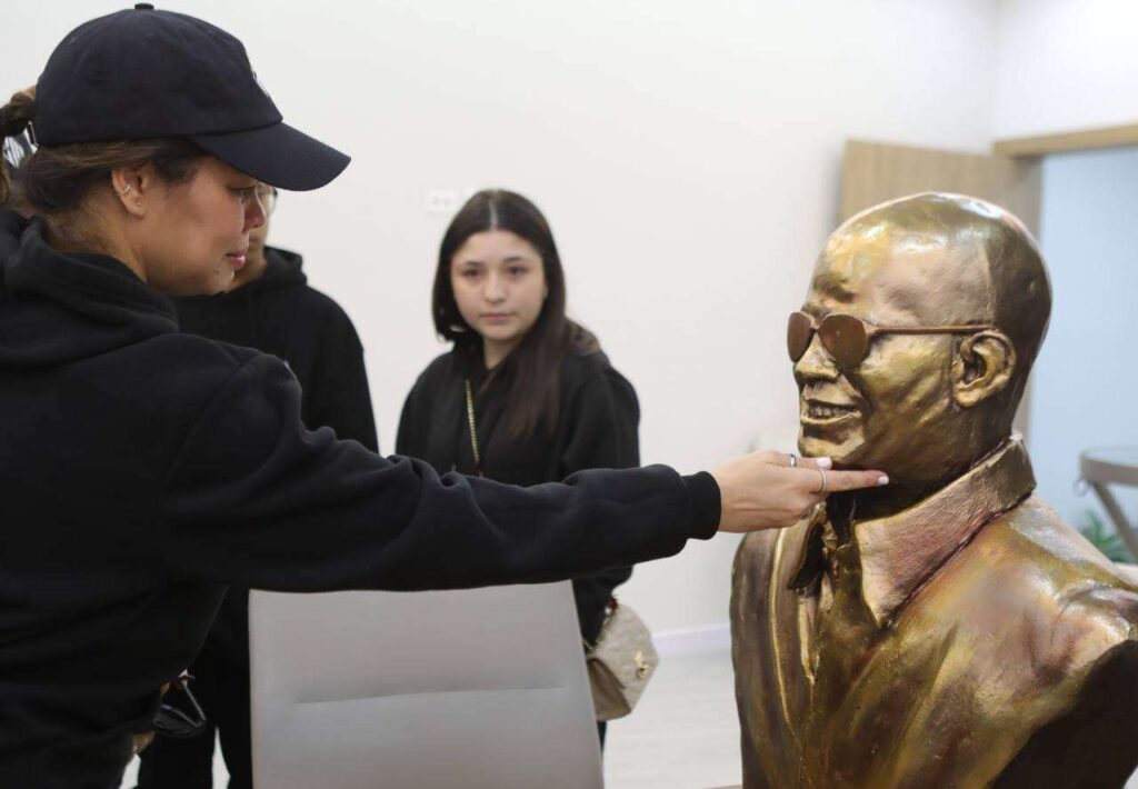 Zulinka Pérez, hija del artista, se mostró conmovida con el homenaje