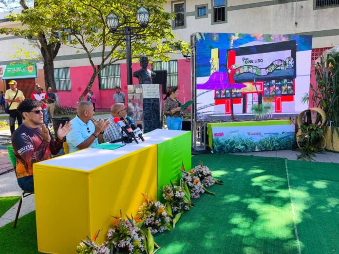 El alcalde Carlos González presentó la programación