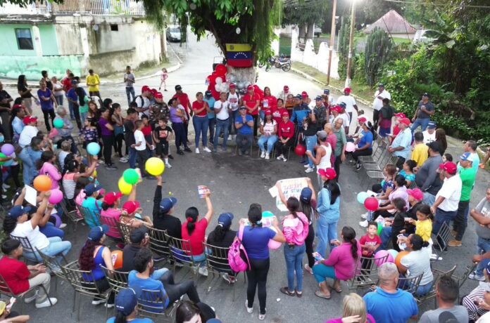 Dirigentes del partido de Gobierno han estado toda la campaña recorriendo los diferentes sectores de cada municipio